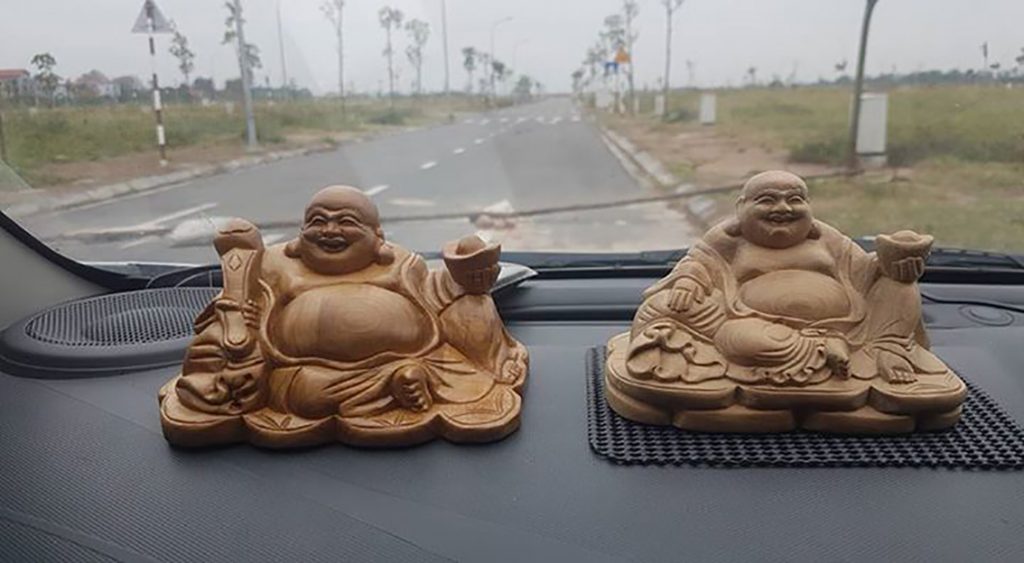 Tượng Phật phong thủy cho xe ô tô